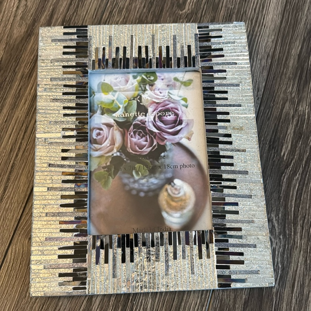 PHOTO FRAME